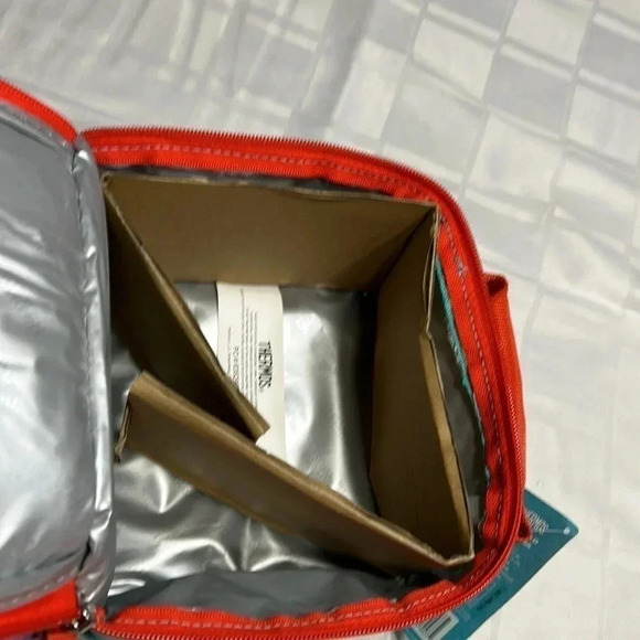 NWT Disney ELENOR AVALOR INSULATED LUNCH BAG - Picture 3 of 13